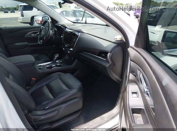 1GNERGKW7MJ265141 2021 CHEVROLET TRAVERSE Белый Вид салона спереди