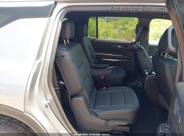 1GNEVGKS3TJ160622 2026 CHEVROLET TRAVERSE Gray Vista de la etiqueta del VIN