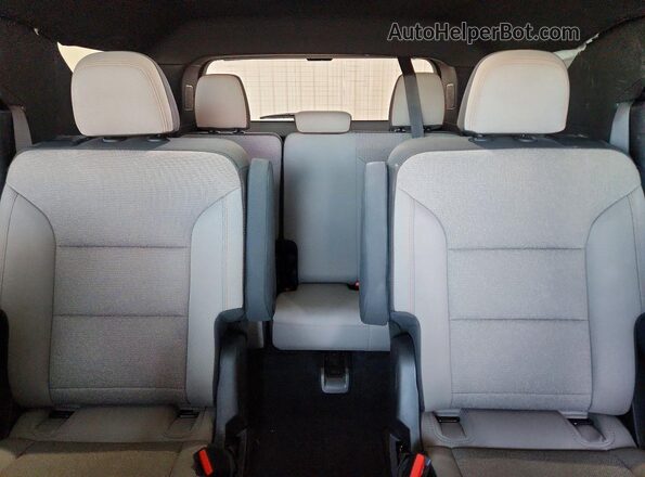 1GNEVGKS3TJ267962 2026 CHEVROLET TRAVERSE White Հետևի նստատեղերի տեսք