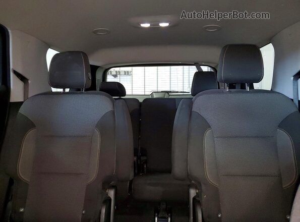 1GNEVGKW2JJ112903 2018 CHEVROLET TRAVERSE Серебряный Вид задних сидений