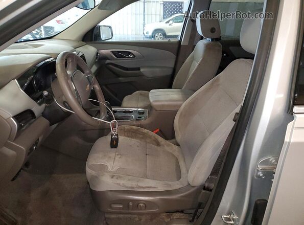 1GNEVGKW2JJ128499 2018 CHEVROLET TRAVERSE Silver Vista interior delantera