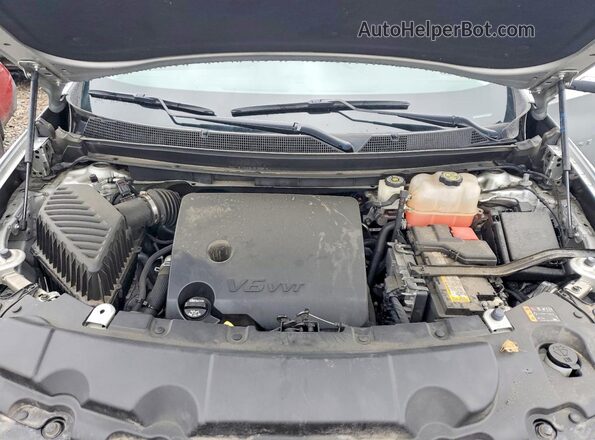 1GNEVGKW5MJ148489 2021 CHEVROLET TRAVERSE Silver Vista del compartimento del motor