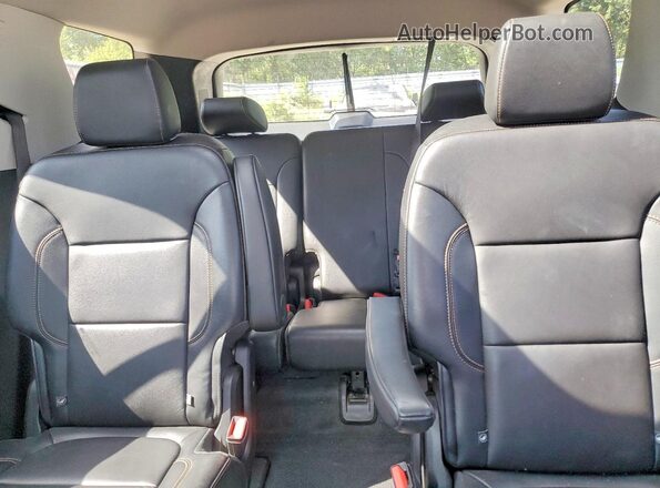 1GNEVHKW2KJ112925 2019 CHEVROLET TRAVERSE Красный Вид задних сидений