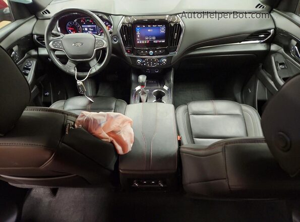 1GNEVJKWXPJ308917 2023 CHEVROLET TRAVERSE Красный Вид панели приборов