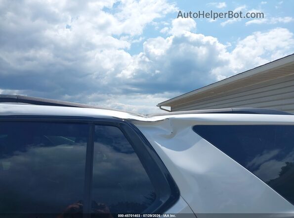 1GNEVKKW2PJ251702 2023 CHEVROLET TRAVERSE White 
