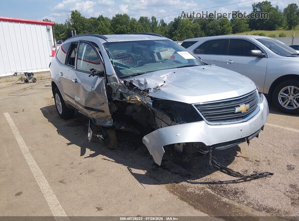 1GNKVFED8HJ264413 2017 CHEVROLET TRAVERSE Серебряный Вид спереди