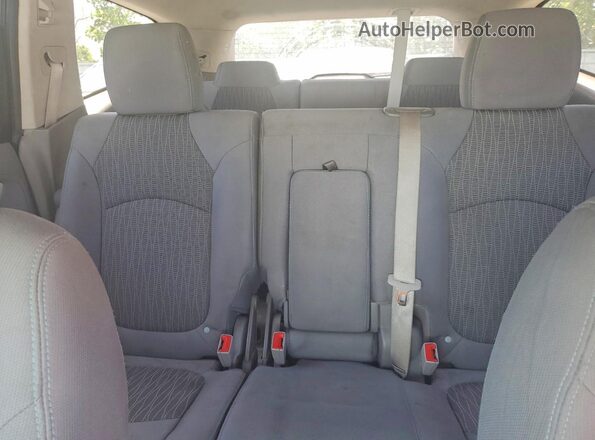 1GNKVFEDXHJ330010 2017 CHEVROLET TRAVERSE Silver Rear seats view