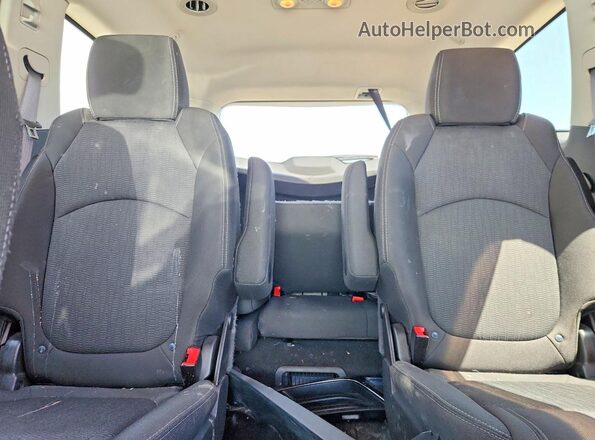 1GNKVGKDXFJ203376 2018 CHEVROLET TRAVERSE White Widok tylnych siedzeń