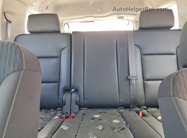 1GNLCDEC0HR182053 2017 CHEVROLET TAHOE White Widok tylnych siedzeń