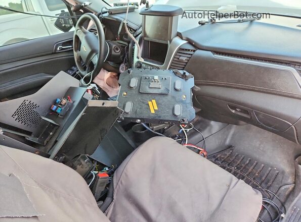 1GNLCDEC7LR224744 2020 CHEVROLET TAHOE Black წინა პანელის ხედი