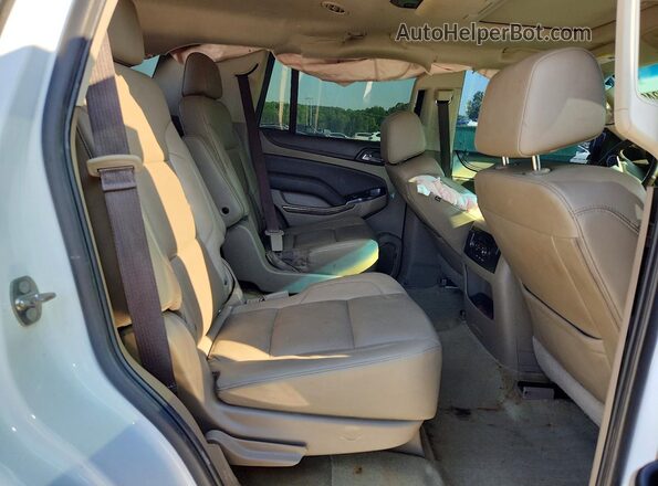 1GNSCBKC4HR308693 2017 CHEVROLET TAHOE White Widok wnętrza z tyłu