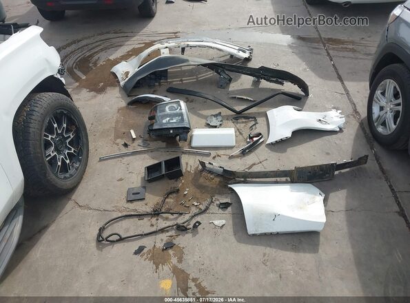 1GNSCBKCXGR132635 2016 CHEVROLET TAHOE White ხელსაწყოთა პანელის ხედი