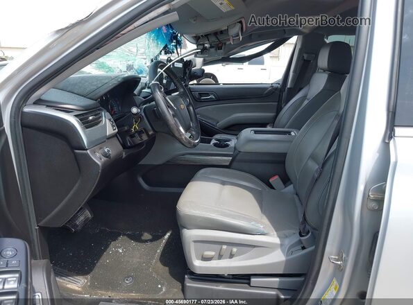 1GNSCBKCXHR131440 2017 CHEVROLET TAHOE Серебряный Вид салона спереди