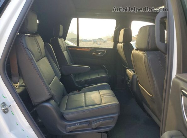 1GNSCRKT5RR374227 2024 CHEVROLET TAHOE White Widok wnętrza z tyłu