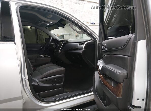 1GNSKAEC0JR150626 2018 CHEVROLET TAHOE Silver Вид салону спереду