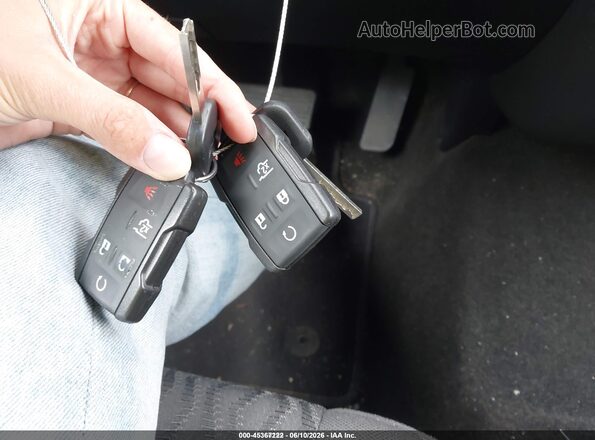 1GNSKAEC2HR355701 2017 CHEVROLET TAHOE Silver წინა პანელის ხედი