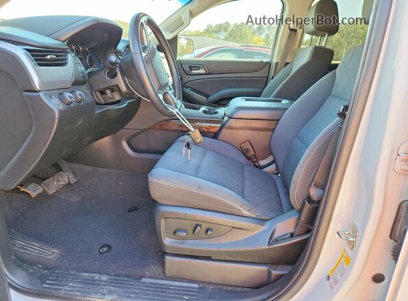 1GNSKAKC7LR130378 2020 CHEVROLET TAHOE Белый Вид салона спереди
