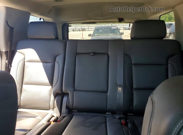 1GNSKBKC7LR203772 2020 CHEVROLET TAHOE Silver Widok tylnych siedzeń