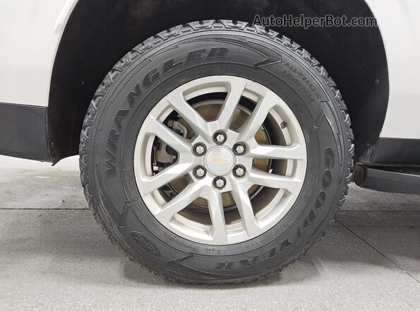 1GNSKBKD1PR178737 2023 CHEVROLET SUBURBAN White Սալոնի 360 աստիճան տեսք