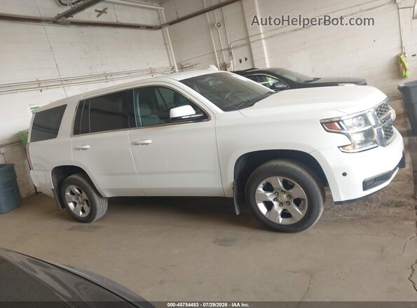 1GNSKDECXHR205191 2017 CHEVROLET TAHOE Белый Вид задней части салона