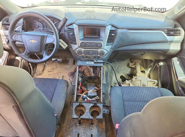 1GNSKFEC0HR267596 2017 CHEVROLET TAHOE Белый Вид панели приборов