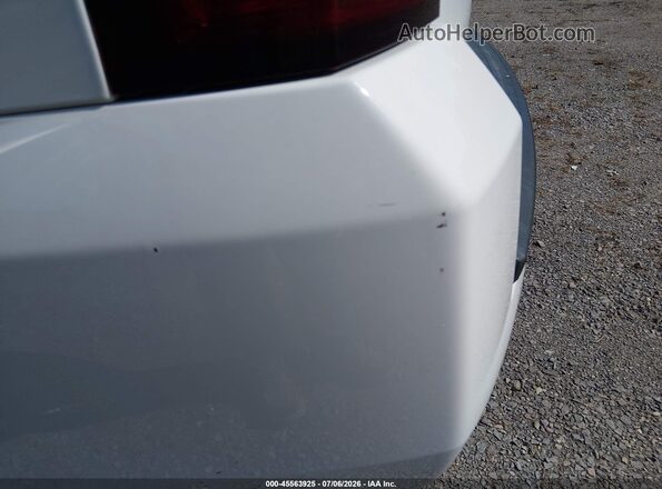 1GNSKFEC0JR353657 2018 CHEVROLET TAHOE White ხელსაწყოთა პანელის ხედი