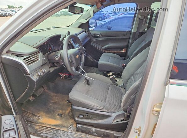 1GNSKFECXJR344755 2018 CHEVROLET TAHOE White Вид салону спереду