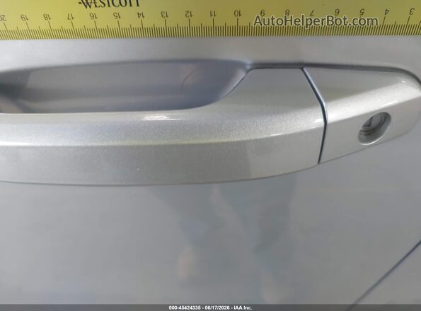 1GNSKGKC4LR299924 2020 CHEVROLET SUBURBAN Silver Widok z przodu