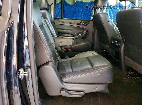 1GNSKHKC3HR397758 2017 CHEVROLET SUBURBAN Black Widok wnętrza z tyłu