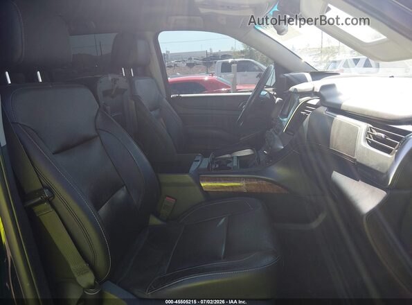 1GNSKJKC2LR149825 2020 CHEVROLET SUBURBAN Black Вид салону спереду