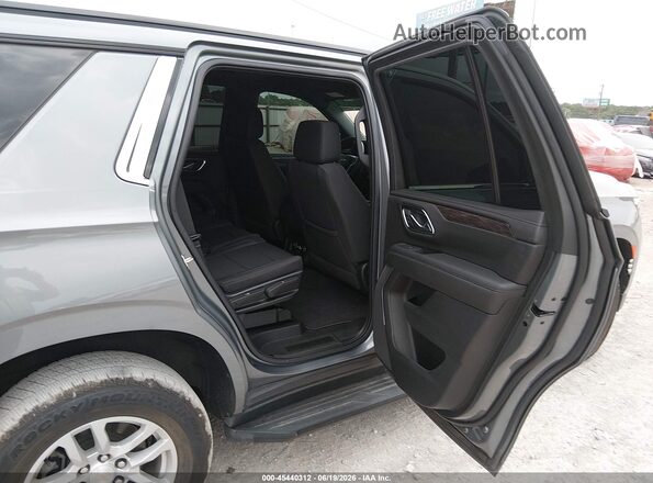 1GNSKLED2NR236921 2022 CHEVROLET TAHOE Gray Widok naklejki z numerem VIN