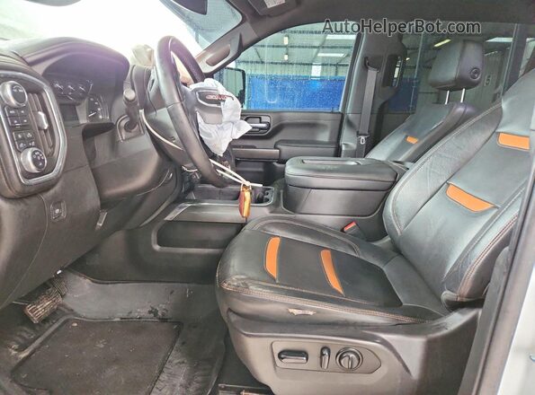 1GT19PEY7MF125940 2021 GMC SIERRA Белый Вид салона спереди