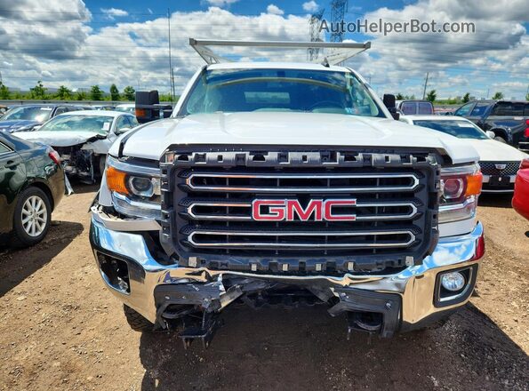 1GT22SEG7JZ252782 2018 GMC SIERRA White Դիմացի տեսք