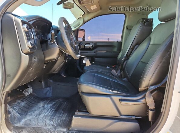 1GT39SE78LF254447 2020 GMC SIERRA White Widok wnętrza z przodu
