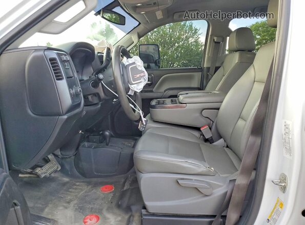 1GT42TCYXKF177699 2019 GMC SIERRA Белый Вид салона спереди