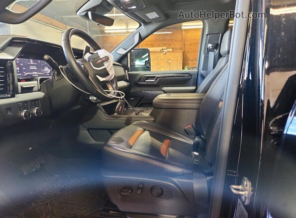1GT49PEY5RF117520 2024 GMC SIERRA Black წინა სალონის ხედი