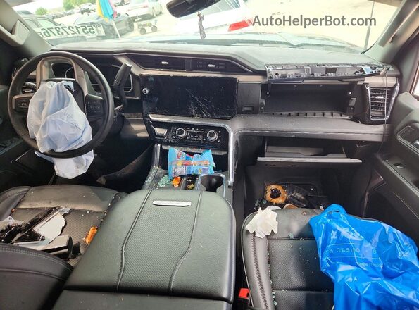 1GT49REY8RF153651 2024 GMC SIERRA Черный Вид панели приборов