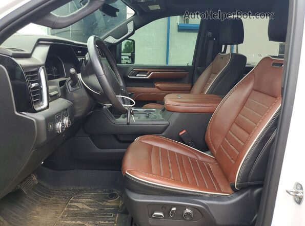 1GT49YEY0RF157073 2024 GMC SIERRA Белый Вид салона спереди