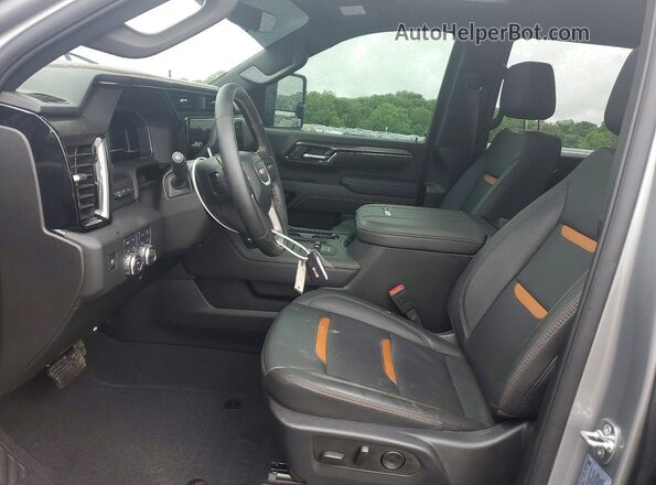 1GT4UPEYXSF322318 2025 GMC SIERRA Silver Widok wnętrza z przodu