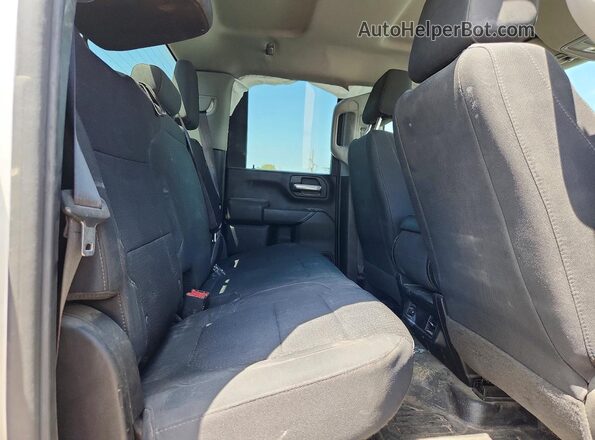 1GT59LE70NF229592 2022 GMC SIERRA Silver Widok tylnych siedzeń