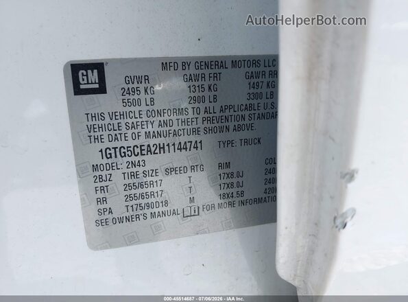 1GTG5CEA2H1144741 2017 GMC CANYON White Engine compartment view