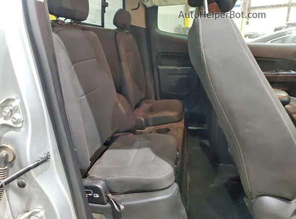 1GTH6CEN4H1274086 2017 GMC CANYON Silver Widok tylnych siedzeń