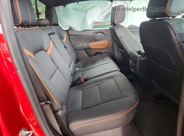 1GTP2DEKXT1170827 2026 GMC CANYON Red უკანა სავარძლების ხედი