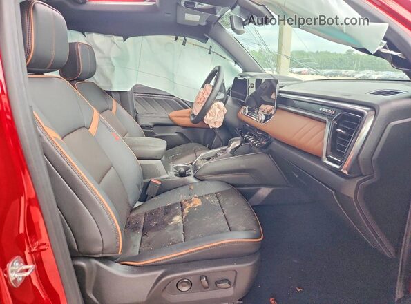 1GTP2DEKXT1170827 2026 GMC CANYON Red წინა სალონის ხედი