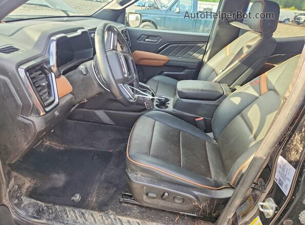 1GTP6DEK5R1318184 2024 GMC CANYON Black Widok wnętrza z przodu