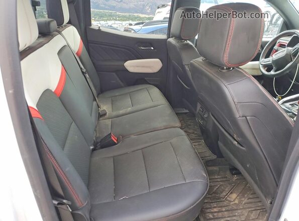 1GTP6EEK1R1127934 2024 GMC CANYON White უკანა სავარძლების ხედი