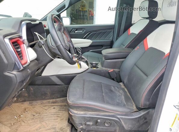 1GTP6EEK1R1127934 2024 GMC CANYON White წინა სალონის ხედი