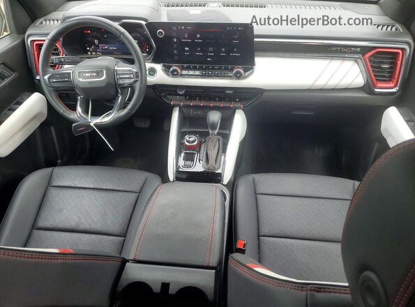 1GTP6EEK3R1258606 2024 GMC CANYON Черный Вид панели приборов