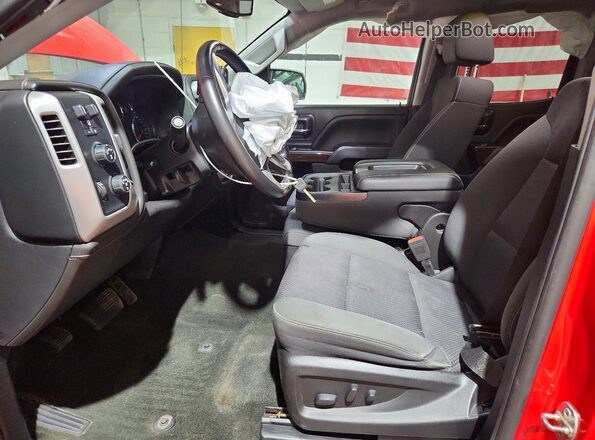 1GTV2MEC8JZ271895 2018 GMC SIERRA Красный Вид салона спереди