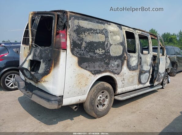 1GTW7AF79N1240889 2022 GMC SAVANA 2500 White უკანა მარჯვენა